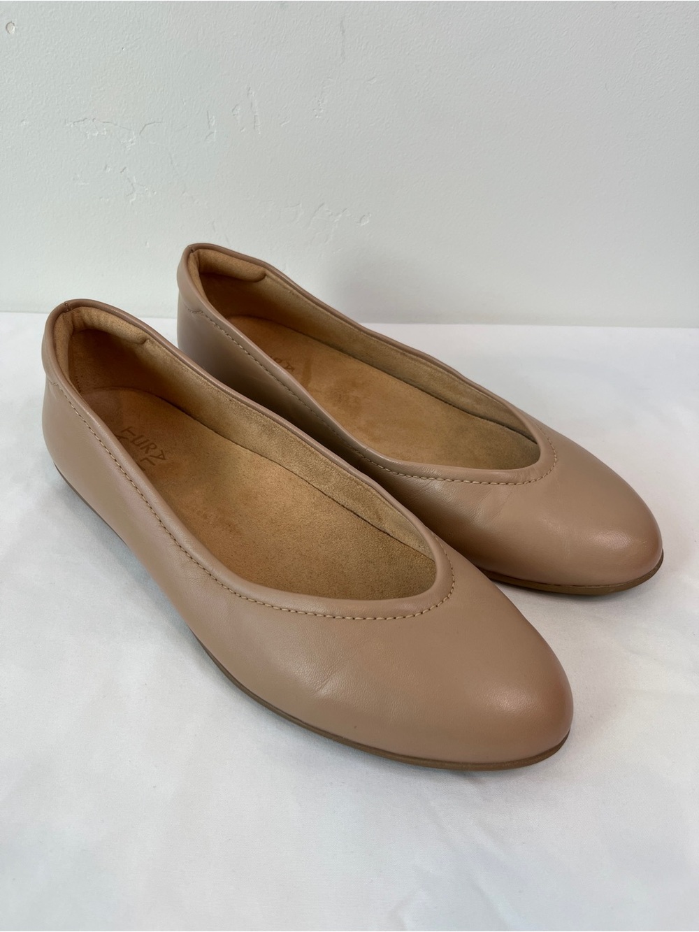 Naturalizer Vivienne Nude Beige Leather Ballet Flats Womens Size 9 W Wide